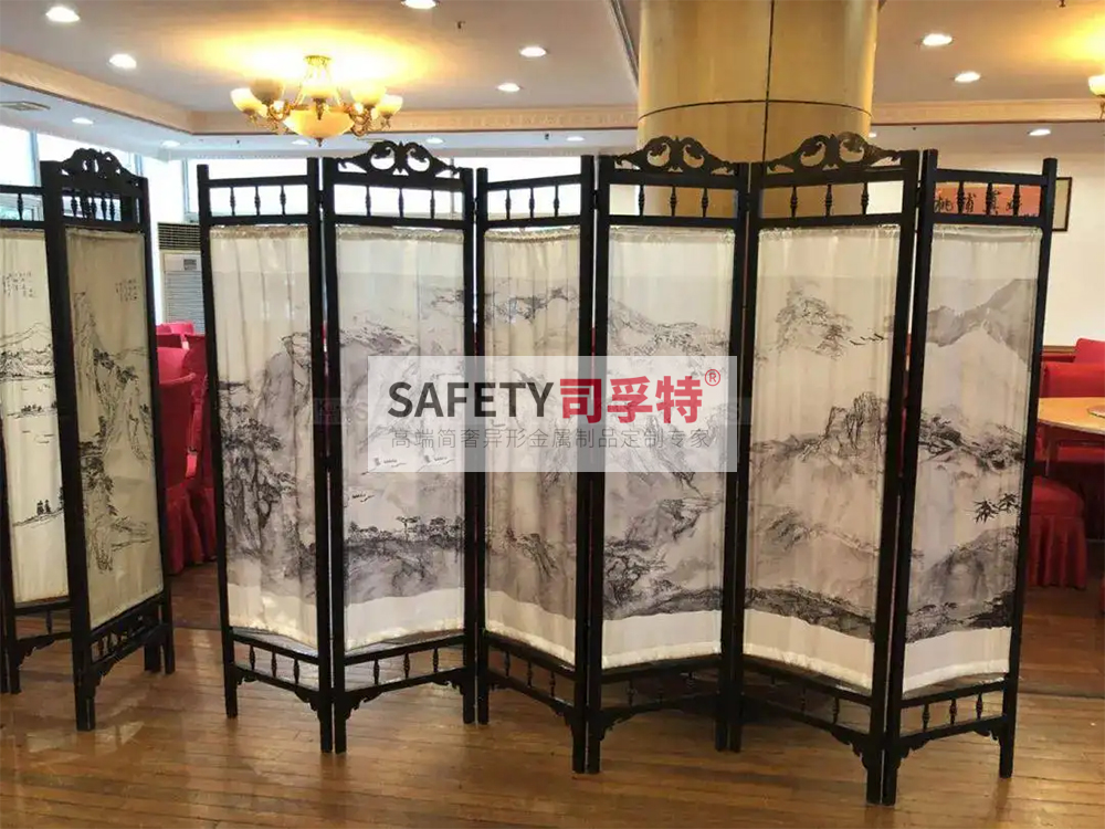 金屬屏風(fēng)有哪些種類？什么材質(zhì)的金屬屏風(fēng)好？[司孚特金屬屏風(fēng)](圖1)