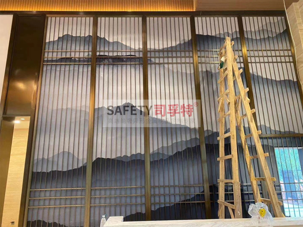 金屬屏風(fēng)（不銹鋼屏風(fēng)、鋁雕屏風(fēng)）安裝過(guò)程和步驟講解(圖1)
